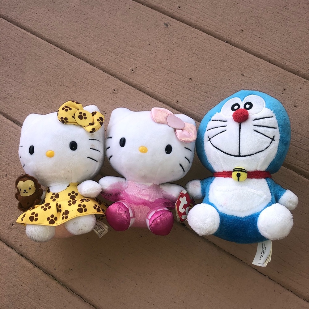Bundle of Hello Kitty and Doraemon Plushies